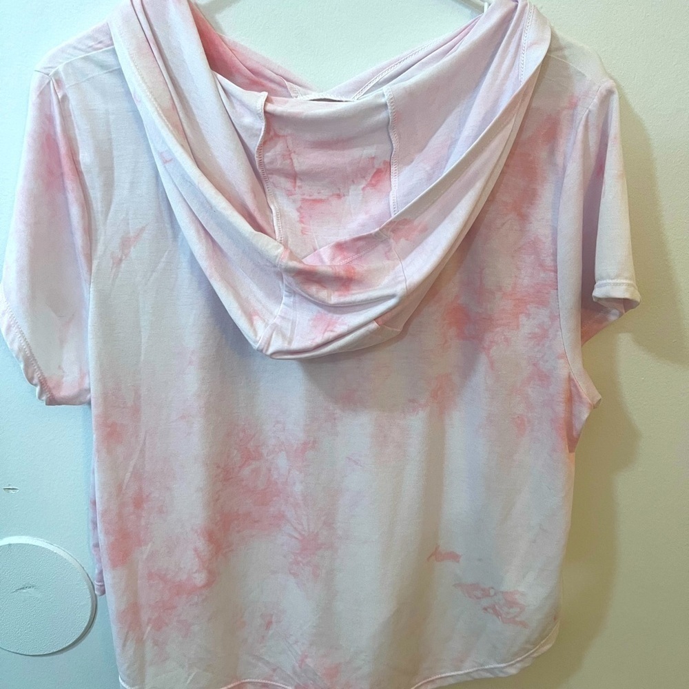 Velocity Cropped Top - Picture 2 of 3